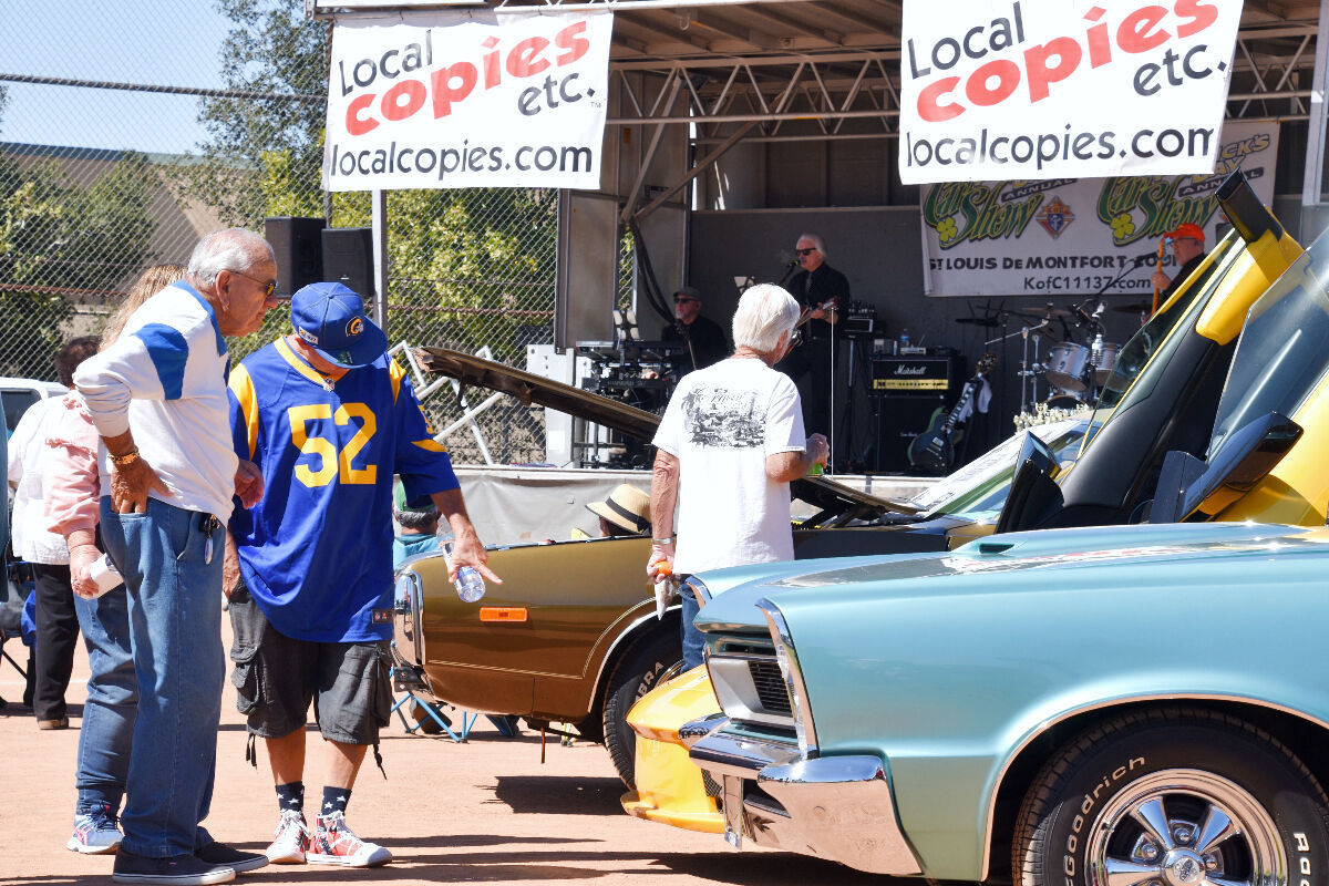 031222-smt-news-st-patricks-car-show-002
